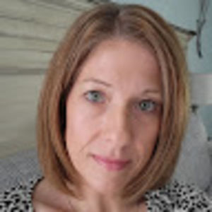 Meet your Posher, Lora